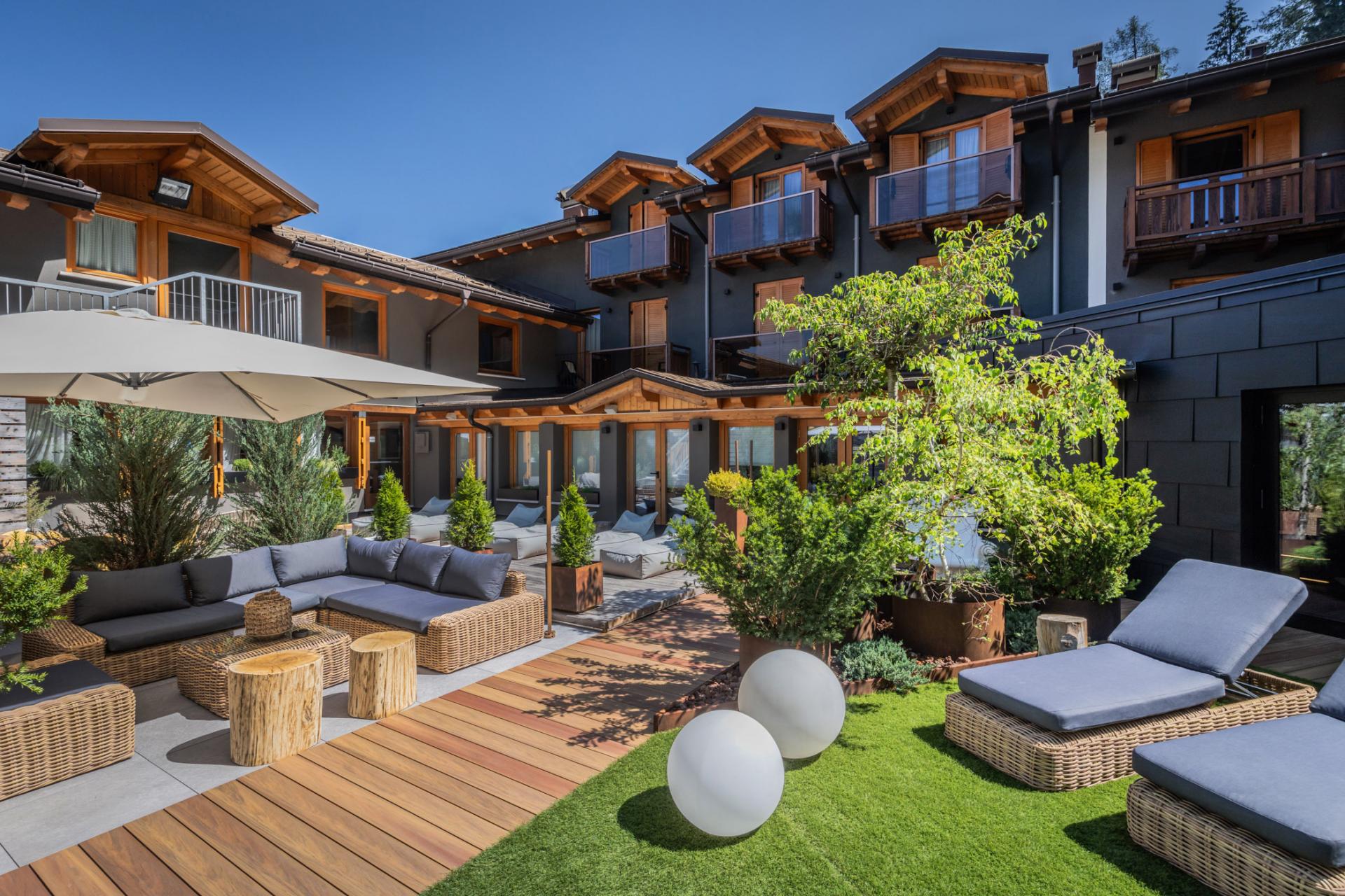 ARIA garden relax