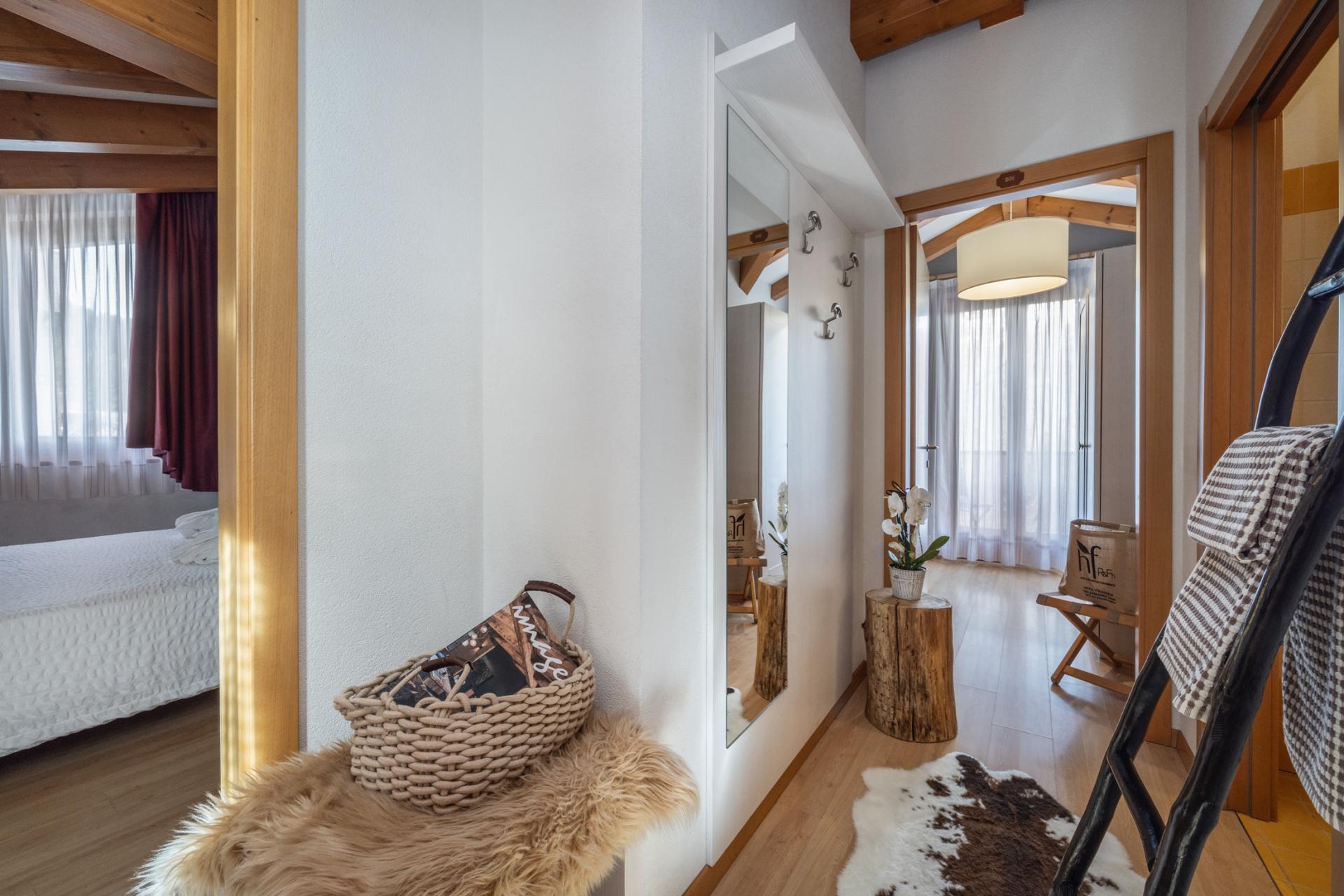 FAMILI ROOM PANORAMIC - ENTRANCE