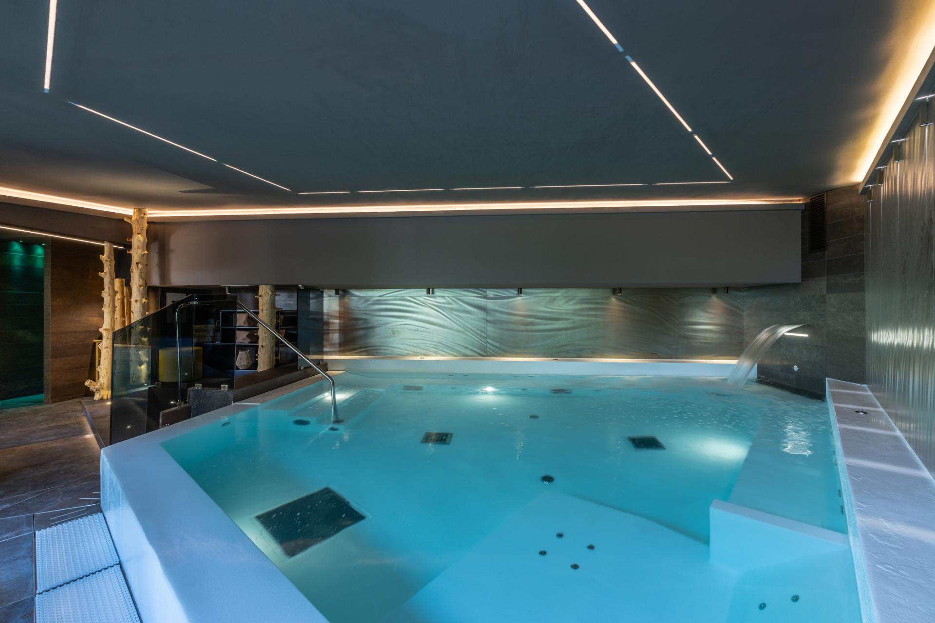 INFINTY POOL PISCINA IDRMASSAGGIO 